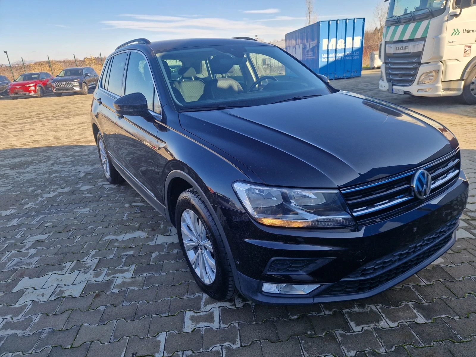 VW Tiguan 2.0i 4x4 автоматик  - изображение 3