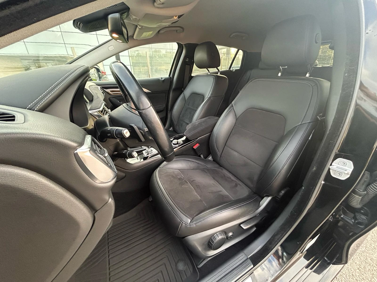 Infiniti Q30 PREMIUM - изображение 10