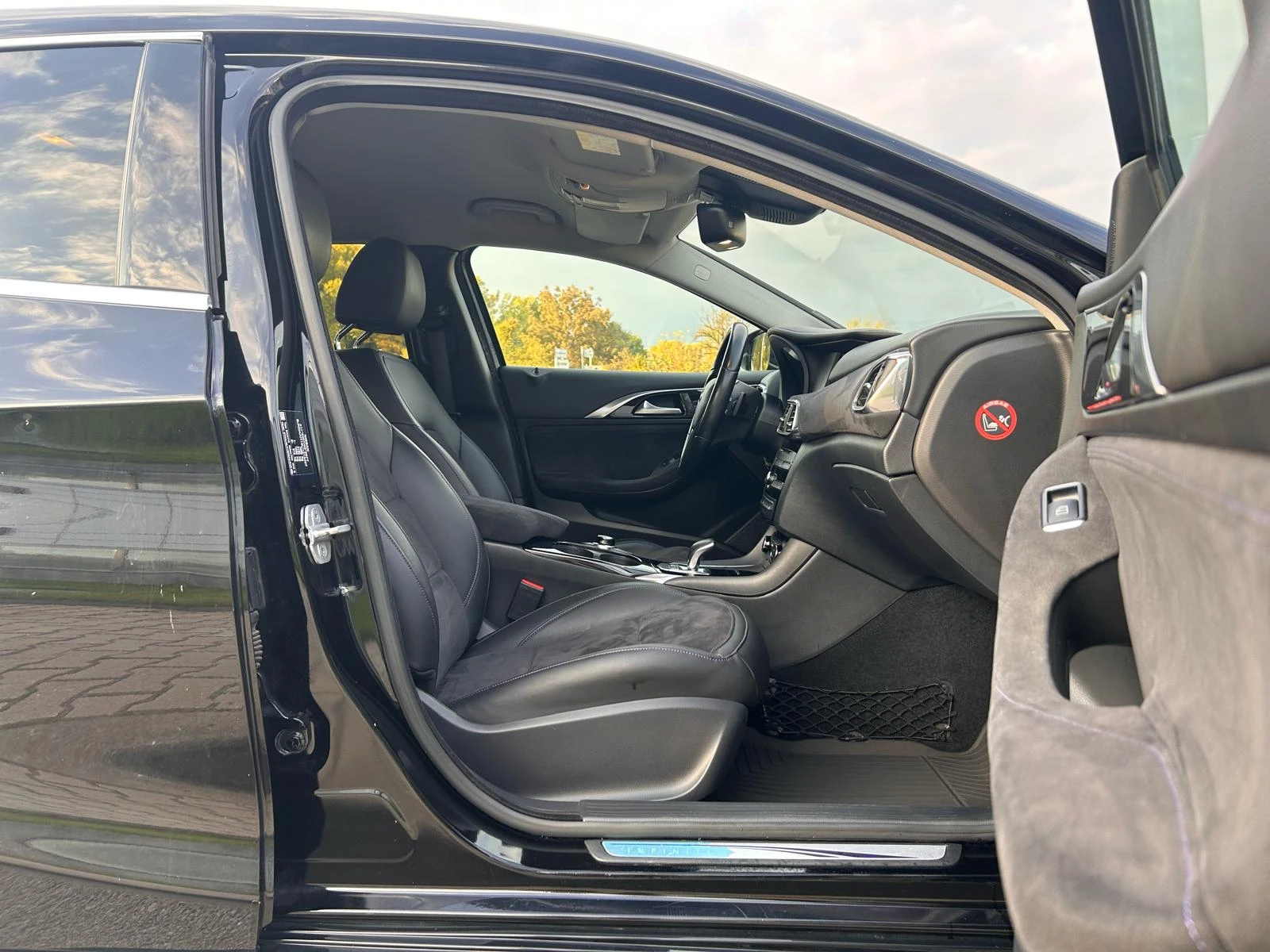 Infiniti Q30 PREMIUM - изображение 7