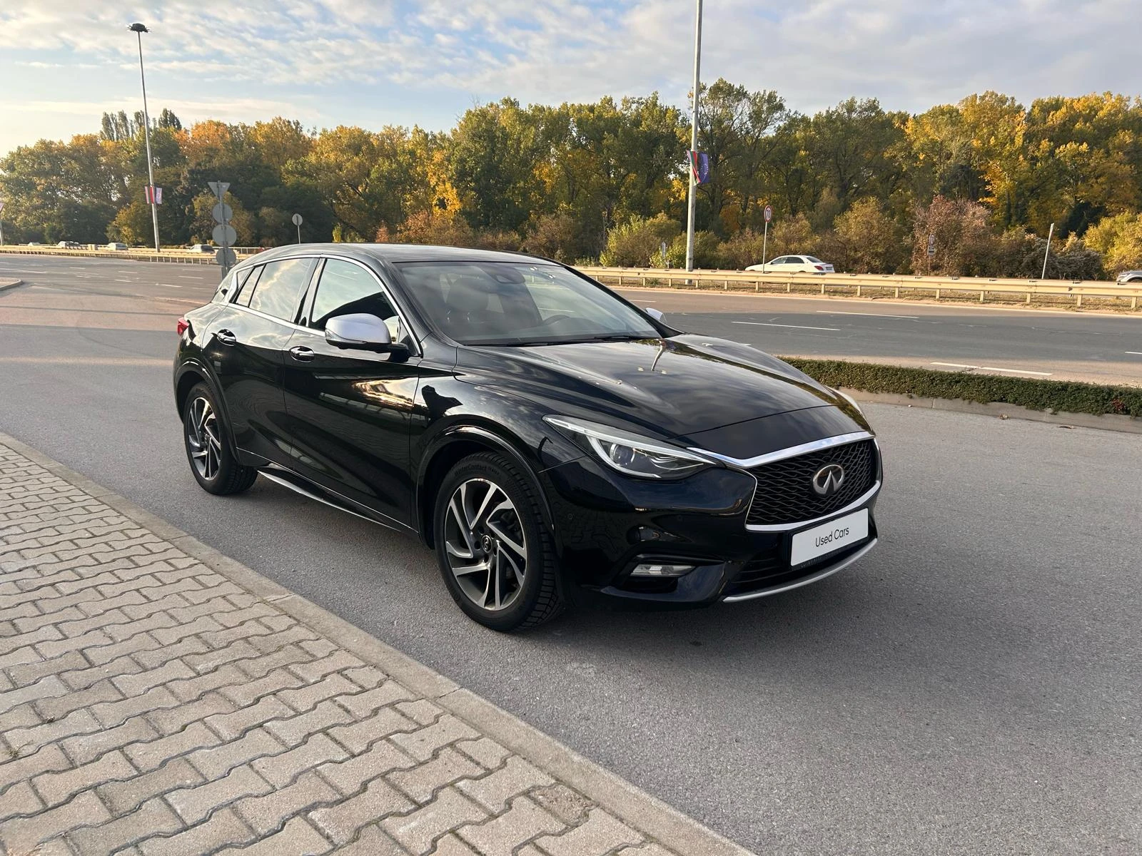 Infiniti Q30 PREMIUM - изображение 2