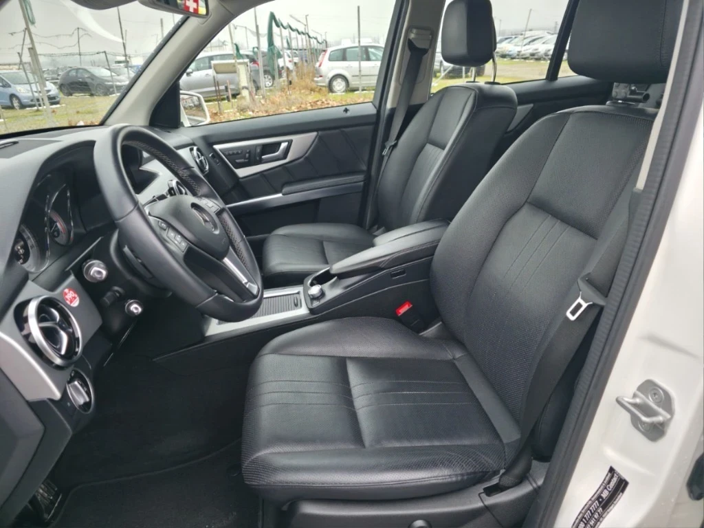 Mercedes-Benz GLK, снимка 12 - Автомобили и джипове - 54176913