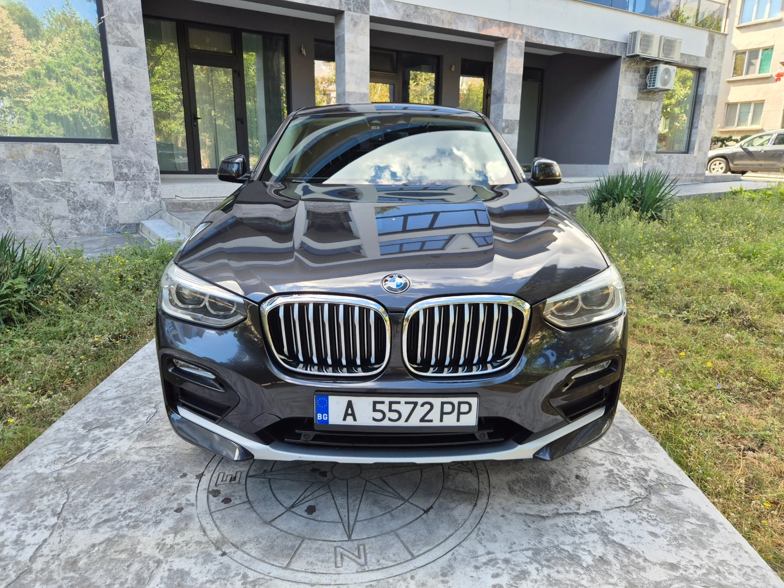 BMW X4 НАВИ* КОЖА* CARPLAY* XDRIVE* LED, снимка 2 - Автомобили и джипове - 56116660