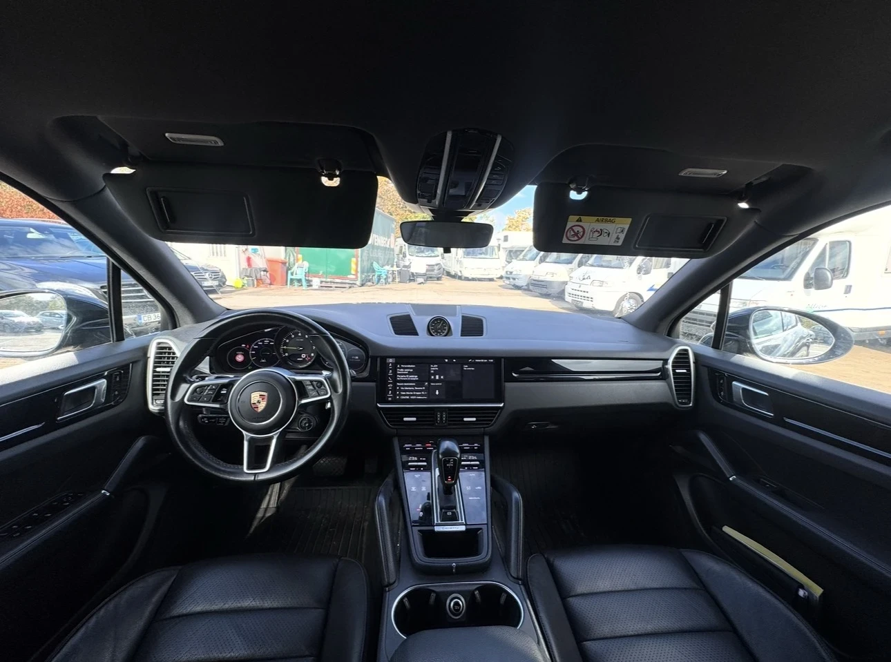 Porsche Cayenne Plug in Hybrid / CHRONO / 360* камери  / DISTRONIC, снимка 8 - Автомобили и джипове - 56621634