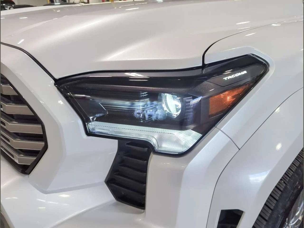 Toyota Tacoma HYBRID, снимка 8 - Автомобили и джипове - 56705111