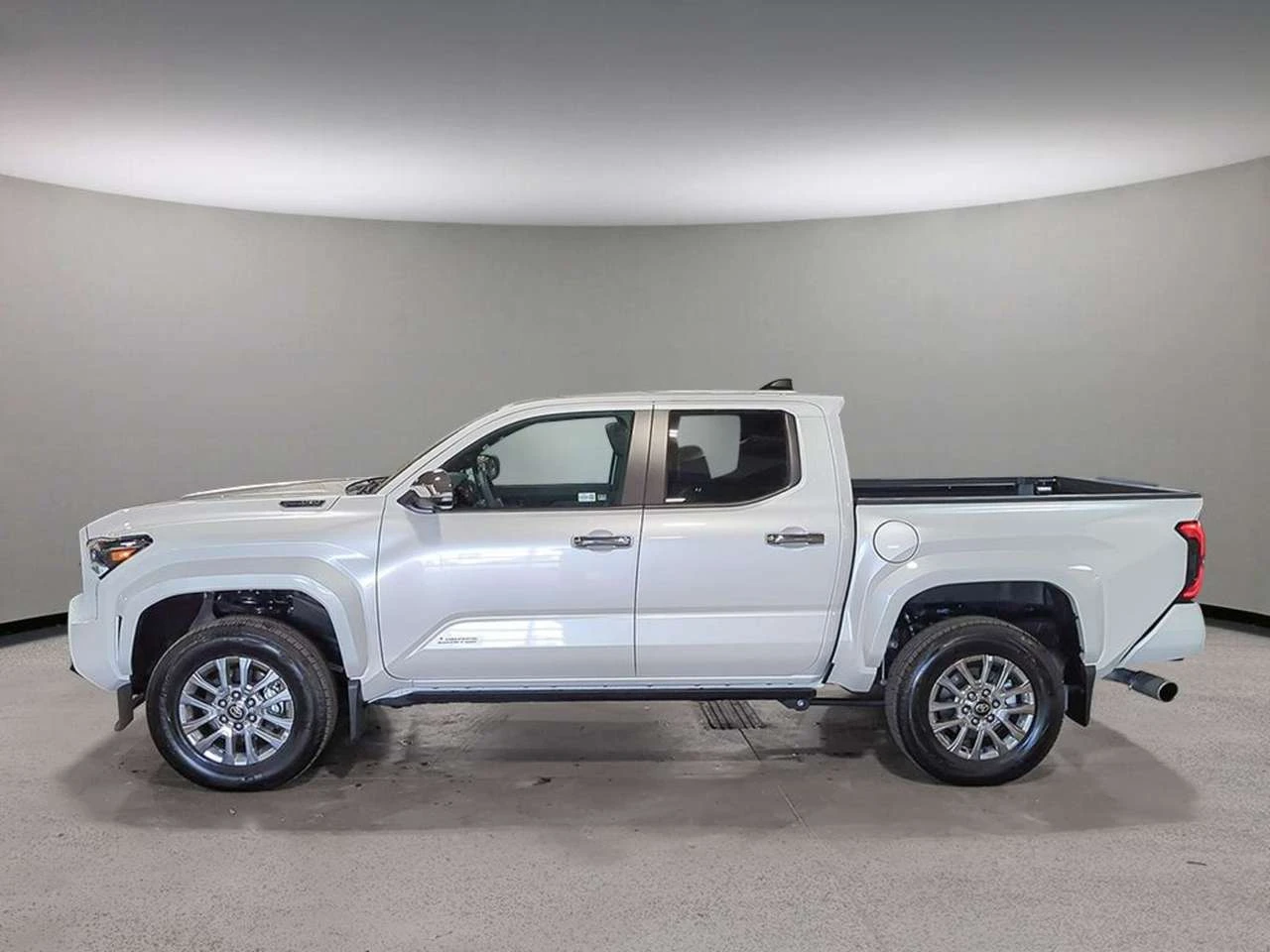Toyota Tacoma HYBRID, снимка 3 - Автомобили и джипове - 56705111