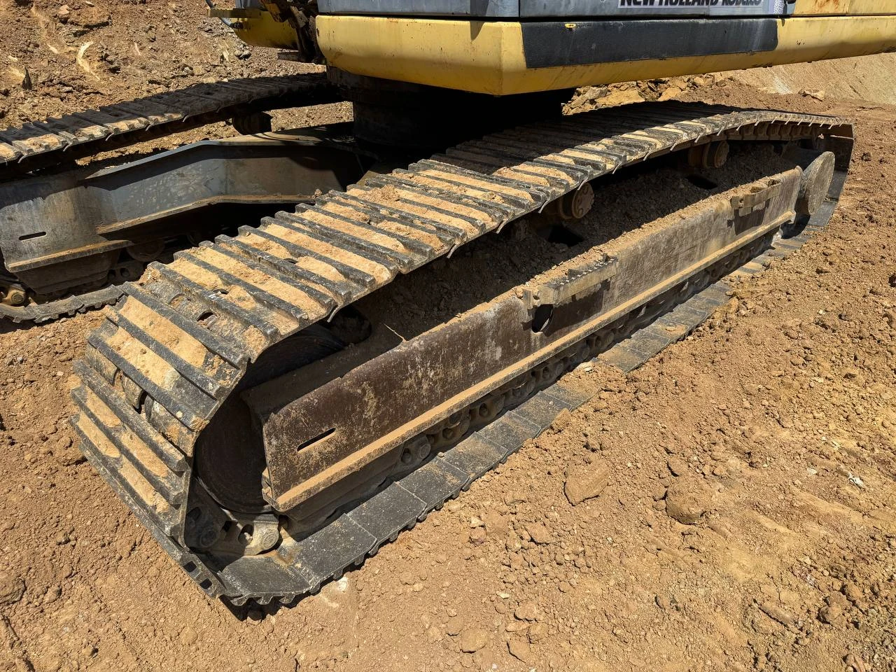 Багер New Holland E305 - изображение 4