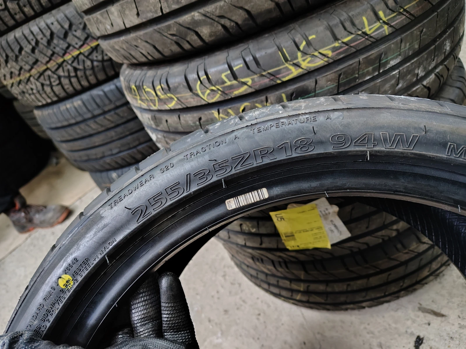 Гуми Летни 255/35R18, снимка 8 - Гуми и джанти - 53747481