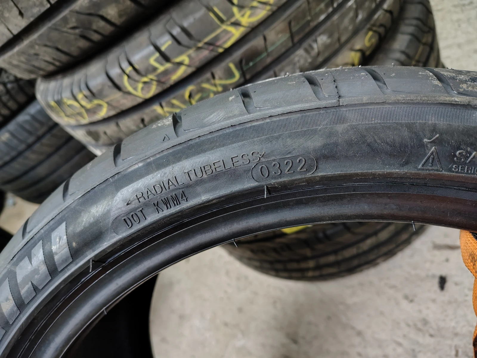 Гуми Летни 255/35R18, снимка 6 - Гуми и джанти - 53747481