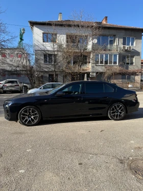 BMW 740 xDrive* B&W* Pano* Iconic Glow, снимка 4