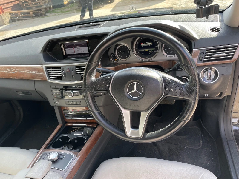 Mercedes-Benz E 250 Ксенон, снимка 9 - Автомобили и джипове - 39969055