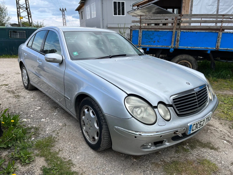 Mercedes-Benz E 220 На части, снимка 2 - Автомобили и джипове - 40981930