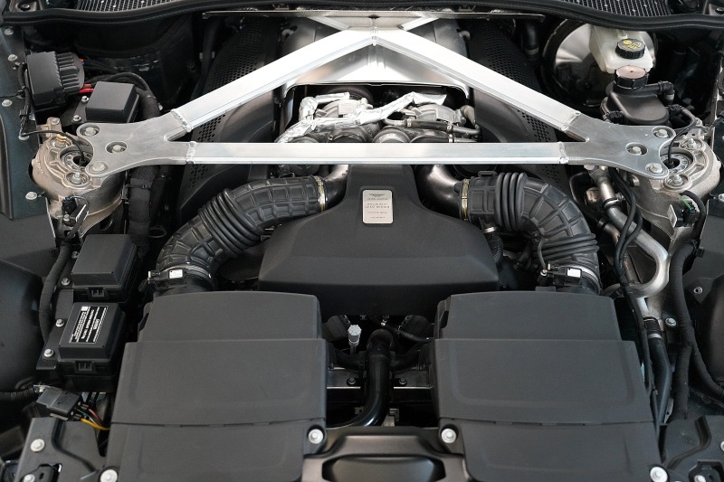 Aston martin V8 Vantage F1 Edition, снимка 14 - Автомобили и джипове - 41340354