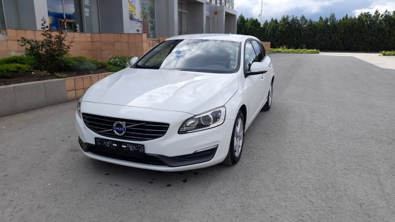 Volvo V60 2.0 D4 - SWISS , снимка 1 - Автомобили и джипове - 45544045