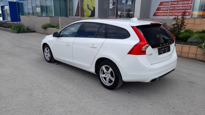 Volvo V60 2.0 D4 - SWISS , снимка 3 - Автомобили и джипове - 45544045