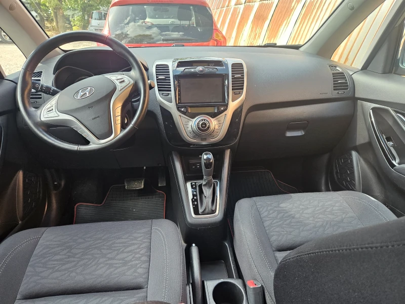 Hyundai Ix20 1.6 AUTOMAT, снимка 12 - Автомобили и джипове - 47698838