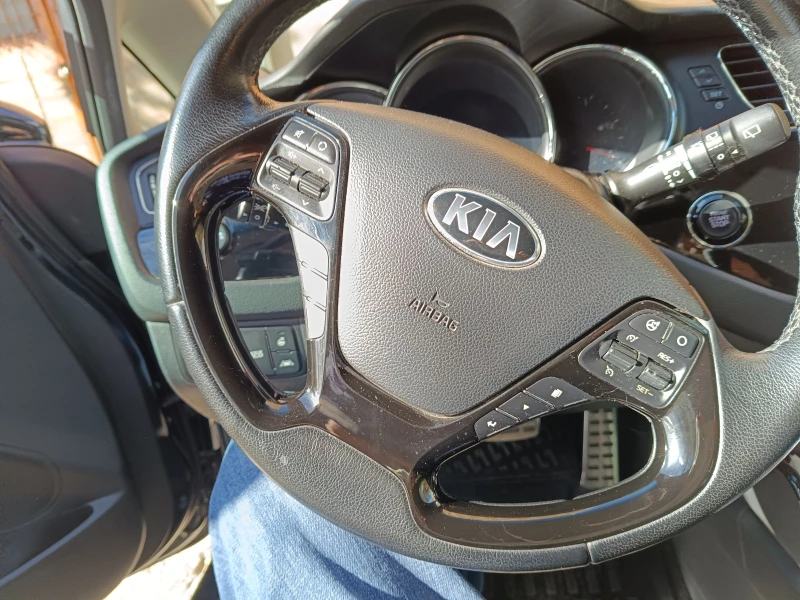 Kia Ceed, снимка 6 - Автомобили и джипове - 47977342