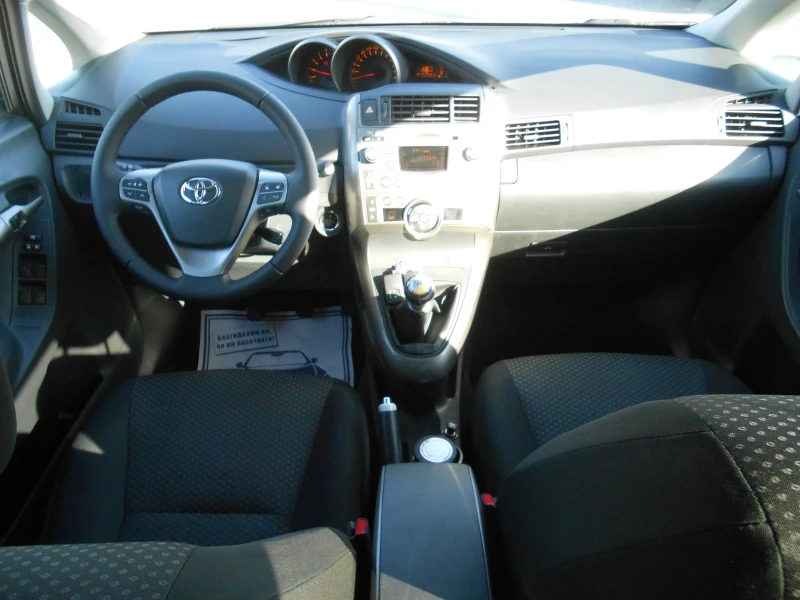 Toyota Verso 2.0d-6sk-Euro-5A-Kamera-Keyless, снимка 14 - Автомобили и джипове - 48077132