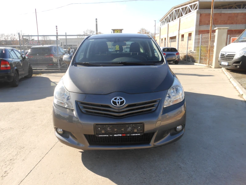 Toyota Verso 2.0d-6sk-Euro-5A-Kamera-Keyless, снимка 2 - Автомобили и джипове - 48077132