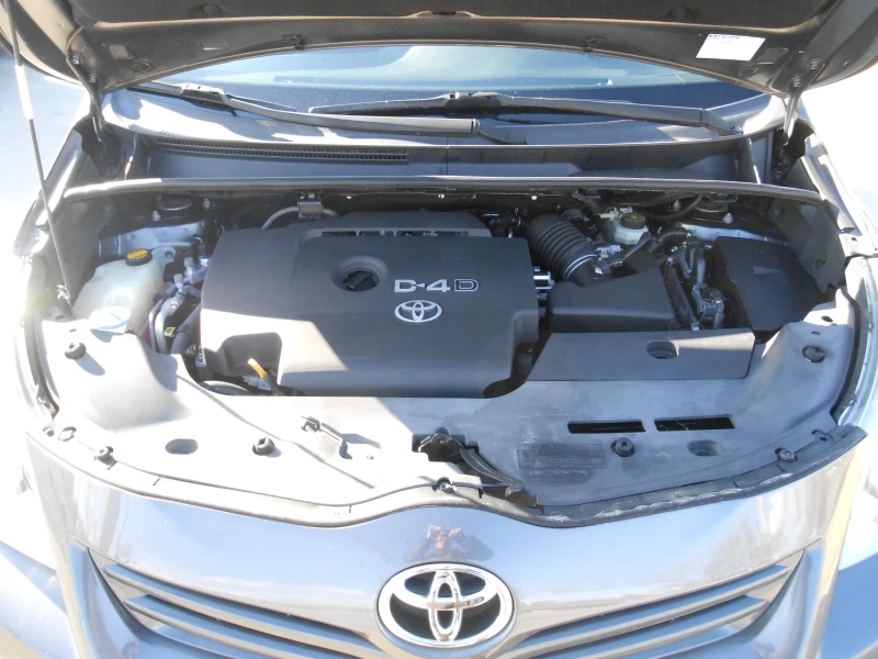 Toyota Verso 2.0d-6sk-Euro-5A-Kamera-Keyless, снимка 9 - Автомобили и джипове - 48077132