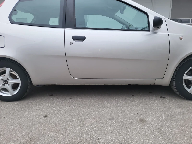 Fiat Punto 1.2 benzin, снимка 8 - Автомобили и джипове - 49326432