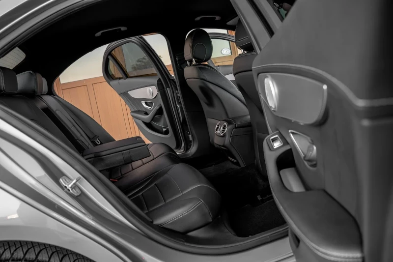 Mercedes-Benz C 220 AMG LINE/DISTRONIC/HEAD UP/BURMESTER, снимка 12 - Автомобили и джипове - 51478484