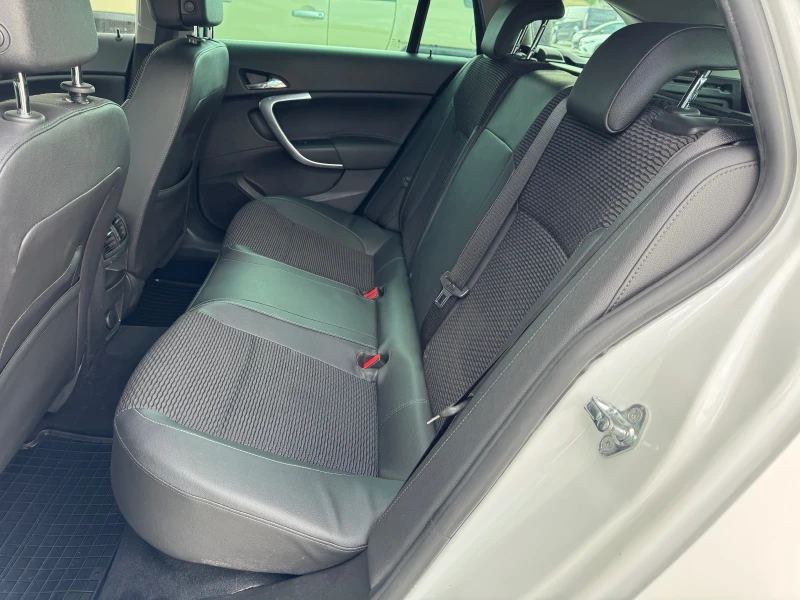 Opel Insignia 2.0 TDCI TOURER 163 h.p. - 4x4/ AUTOMATIC, снимка 14 - Автомобили и джипове - 51645097