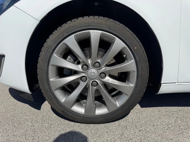 Opel Insignia 2.0 TDCI TOURER 163 h.p. - 4x4/ AUTOMATIC, снимка 15 - Автомобили и джипове - 51645097