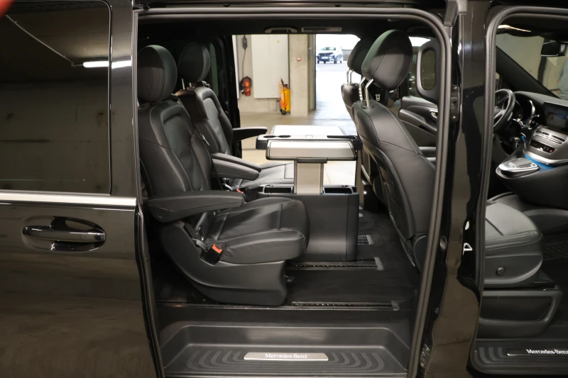 Mercedes-Benz V 300 d Avantgarde Edition Lang 4-MATIC AMG Paket, снимка 15 - Автомобили и джипове - 51933187