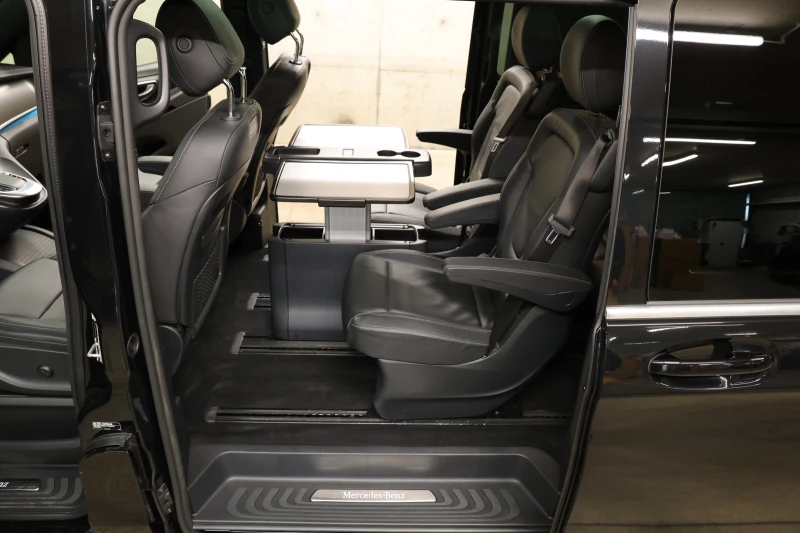 Mercedes-Benz V 300 d Avantgarde Edition Lang 4-MATIC AMG Paket, снимка 12 - Автомобили и джипове - 51933187