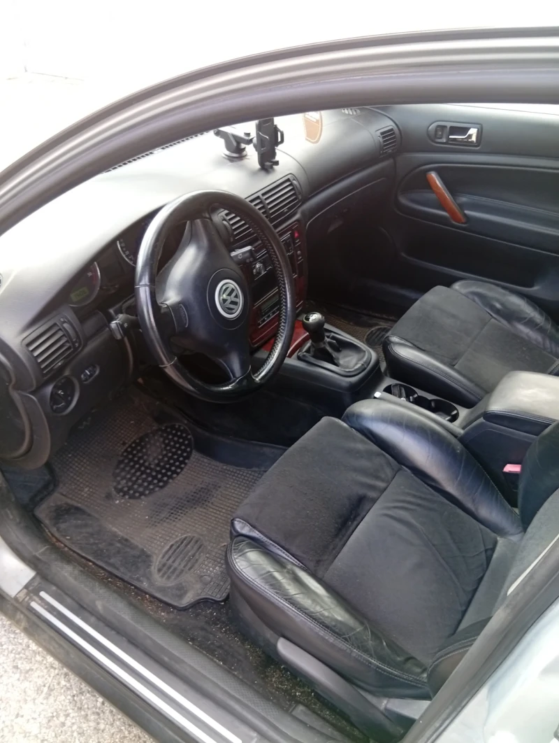 VW Passat 1.9, снимка 7 - Автомобили и джипове - 52512497