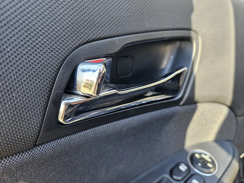 Hyundai I30 CW Kombi КАТО НОВА!, снимка 9 - Автомобили и джипове - 53098817