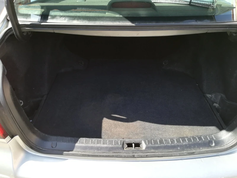 Toyota Avensis D-4D, снимка 12 - Автомобили и джипове - 53571341