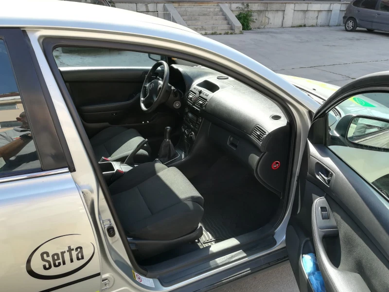 Toyota Avensis D-4D, снимка 11 - Автомобили и джипове - 53571341