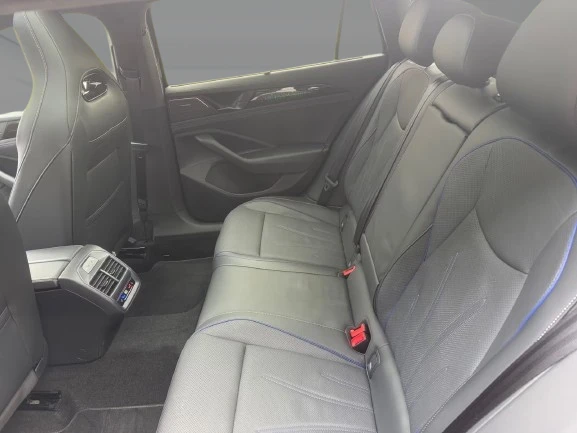 VW Passat Variant 2.0 TDI 4Motion = R-Line = Гаранция, снимка 7 - Автомобили и джипове - 54157919