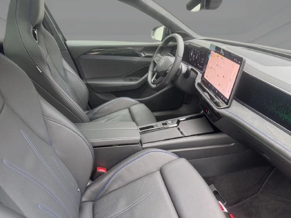 VW Passat Variant 2.0 TDI 4Motion = R-Line = Гаранция, снимка 6 - Автомобили и джипове - 54157919