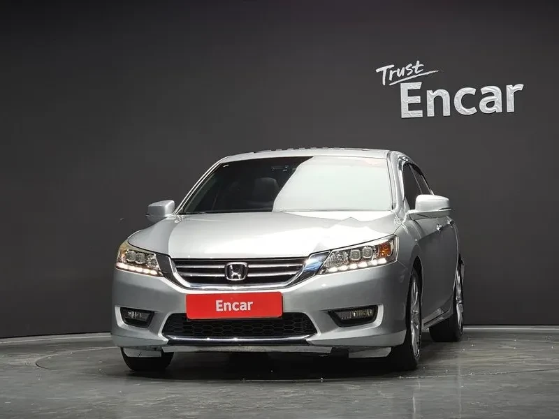 Honda Accord 2.4 9Th Generation, снимка 5 - Автомобили и джипове - 55841463