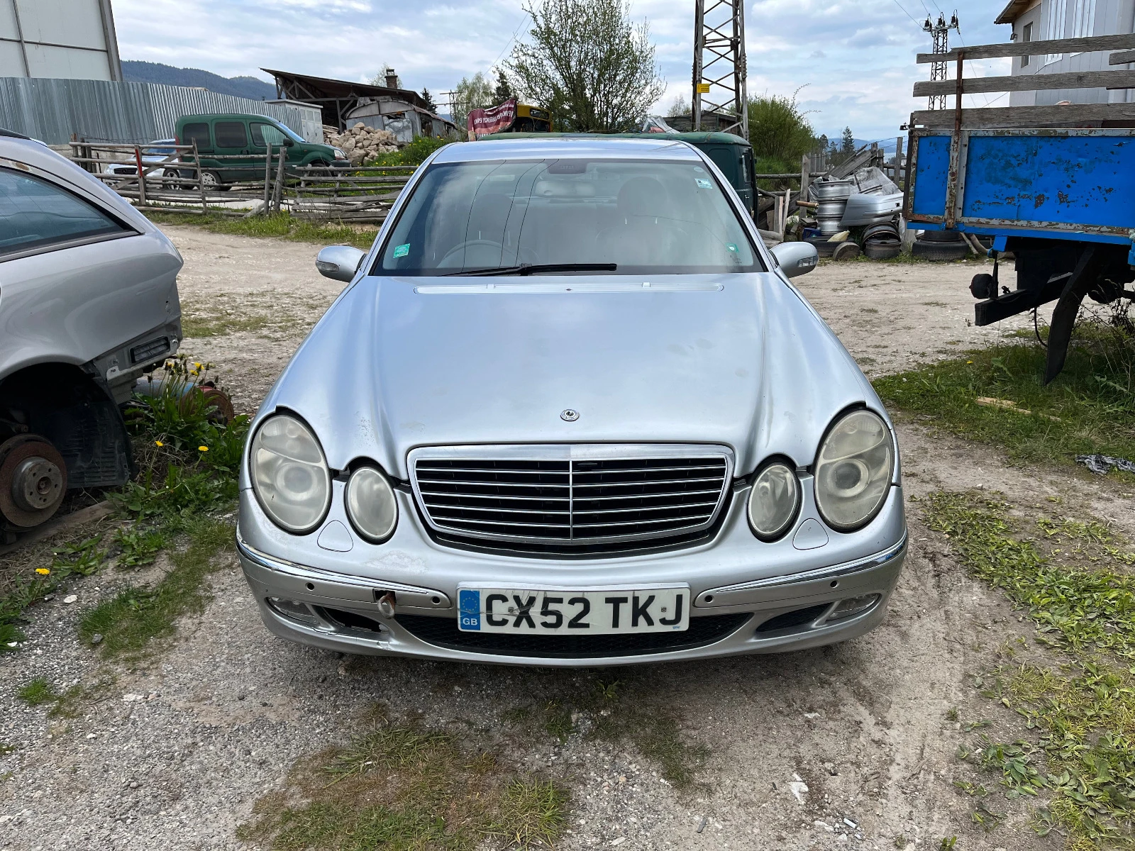 Mercedes-Benz E 220 На части, снимка 1