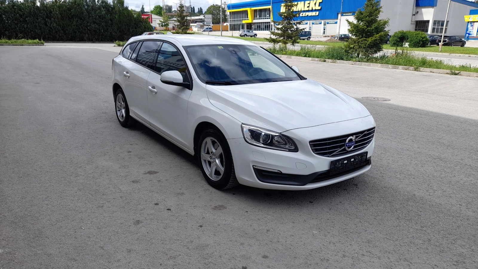 Volvo V60 2.0 D4 - SWISS  - изображение 5