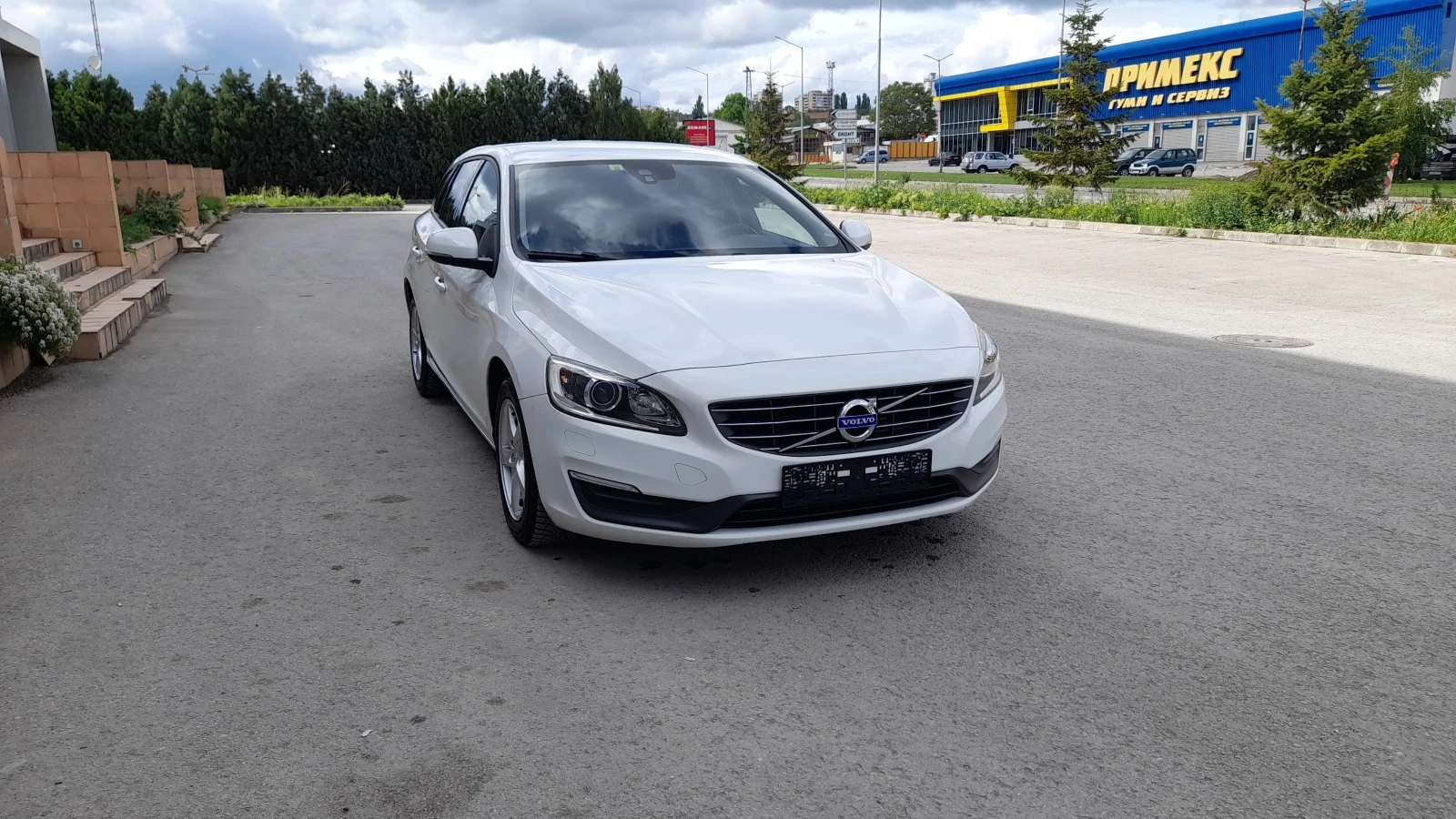 Volvo V60 2.0 D4 - SWISS  - изображение 6