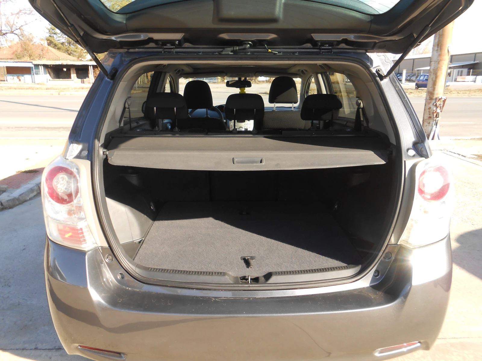 Toyota Verso 2.0d-6sk-Euro-5A-Kamera-Keyless | Mobile.bg — изображение 11