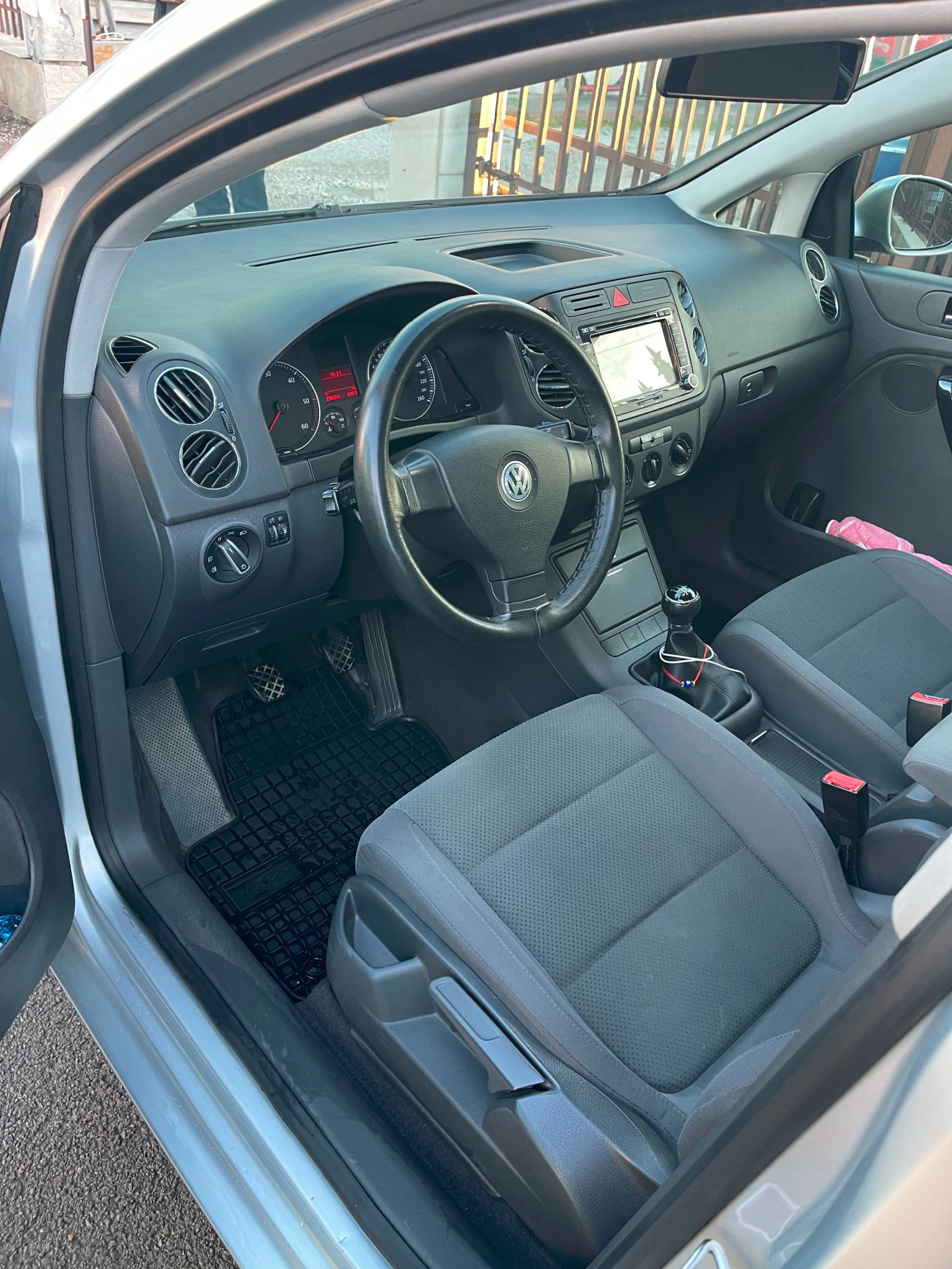 VW Golf Plus  - изображение 10