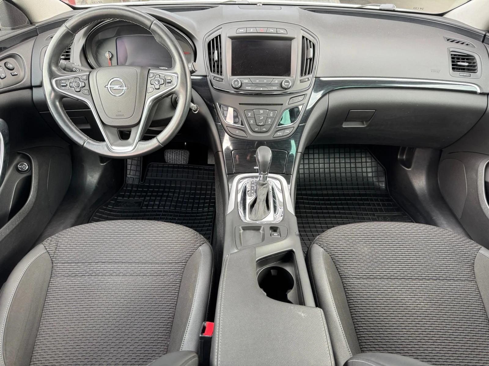 Opel Insignia 2.0 TDCI TOURER 163 h.p. - 4x4/ AUTOMATIC - изображение 10