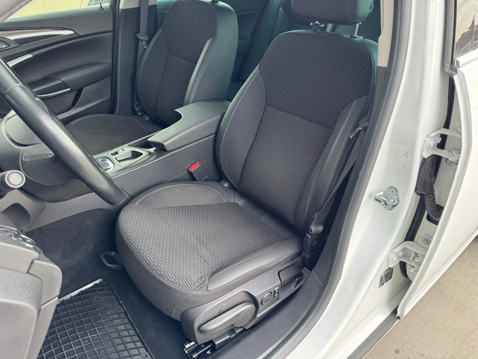 Opel Insignia 2.0 TDCI TOURER 163 h.p. - 4x4/ AUTOMATIC | Mobile.bg   13