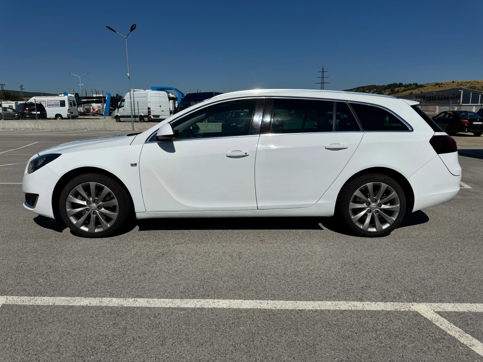 Opel Insignia 2.0 TDCI TOURER 163 h.p. - 4x4/ AUTOMATIC - изображение 8