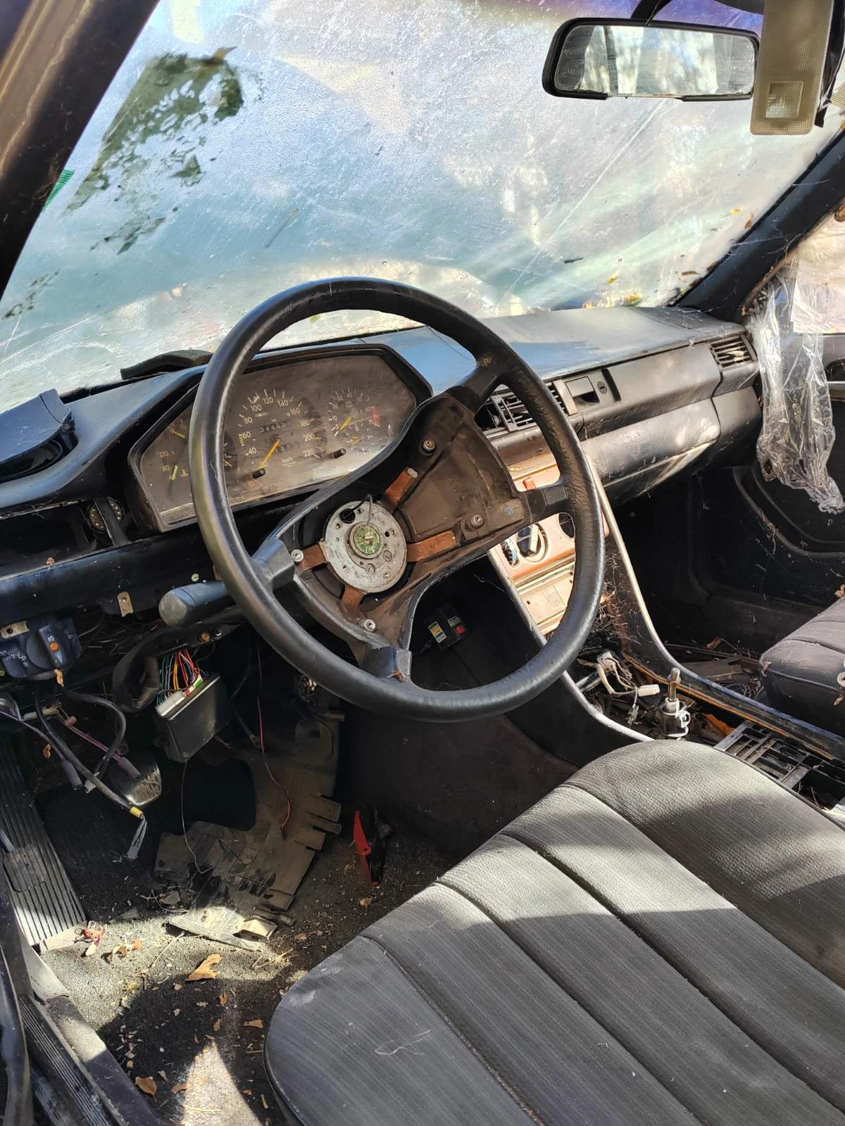 Mercedes-Benz 124  - изображение 6