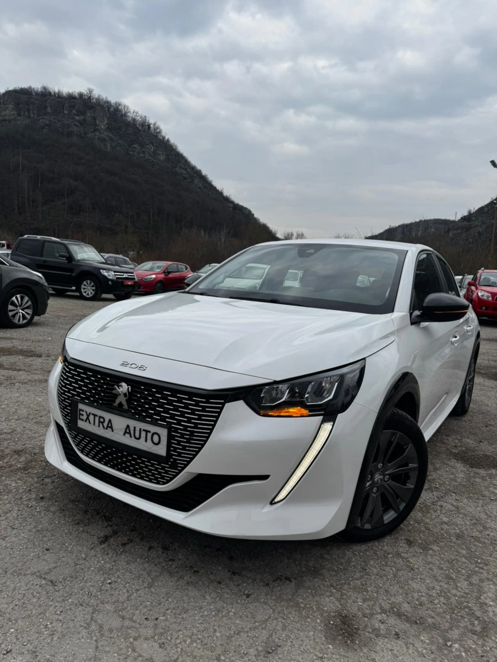 Peugeot 208 е/136 Hp/50 kWh/АВТОМАТ/68000км, снимка 17 - Автомобили и джипове - 53931624