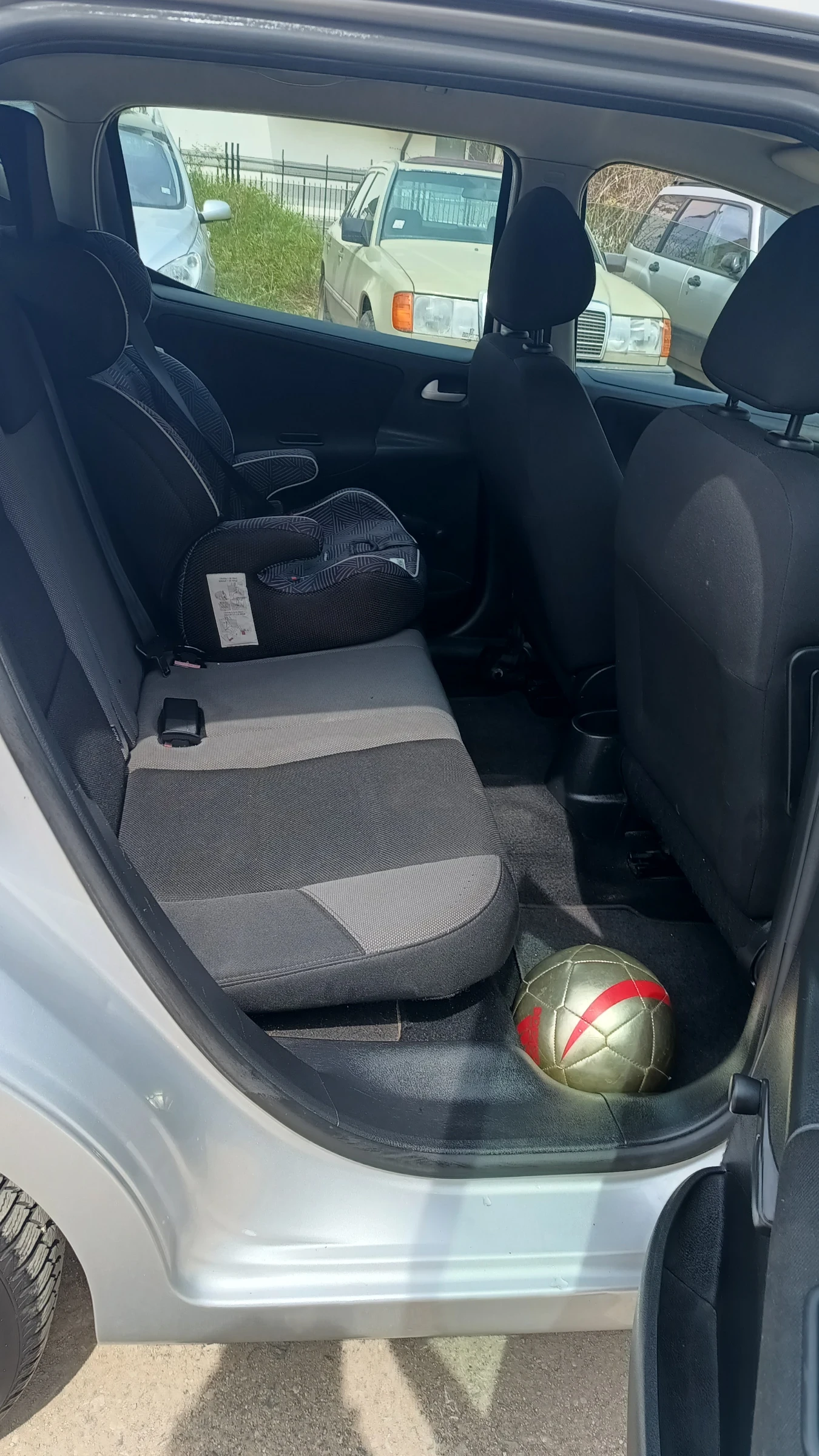 Peugeot 207 1.4, снимка 11 - Автомобили и джипове - 54439763