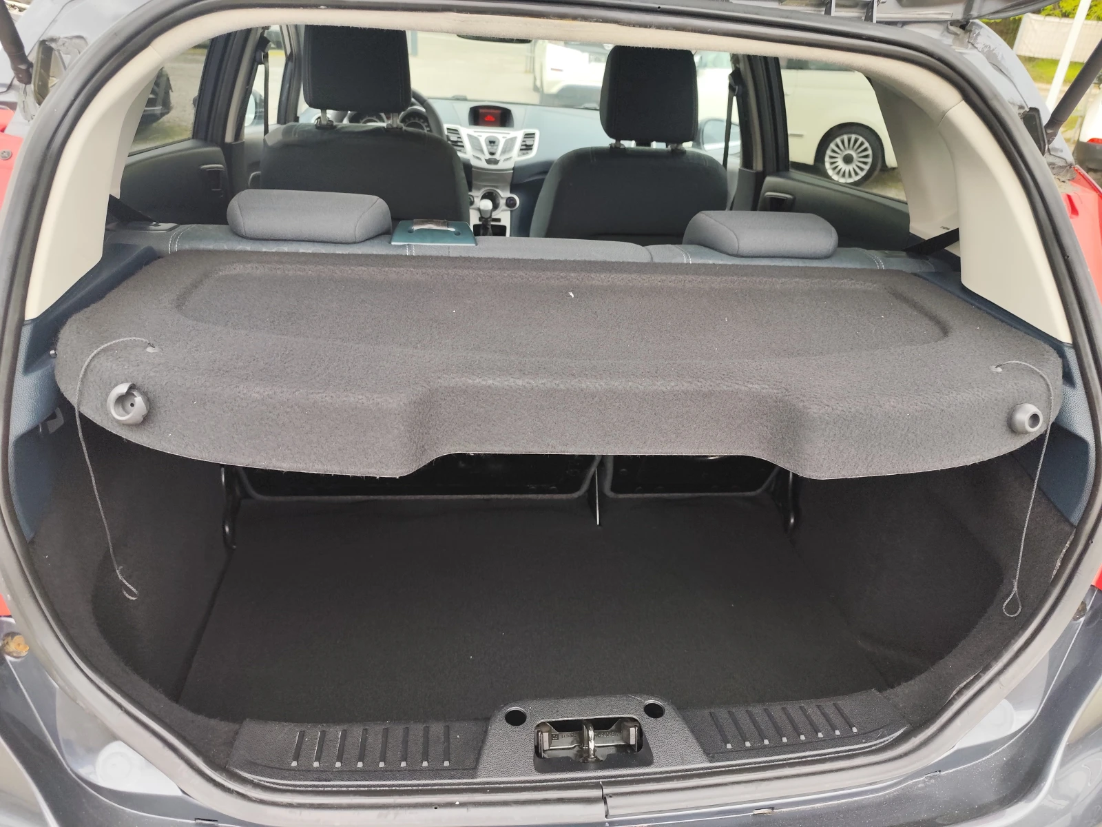 Ford Fiesta 1.2i* TITANIUM* KLIMATRONIK* , снимка 13 - Автомобили и джипове - 54452401