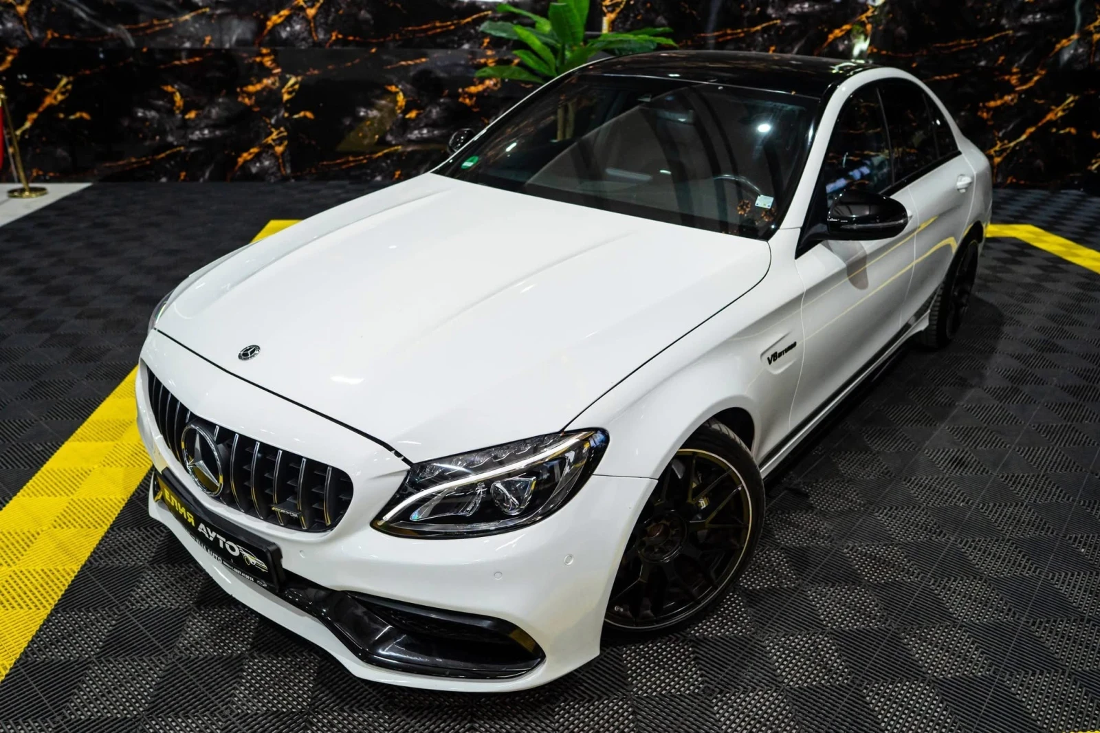 Mercedes-Benz C 63 AMG S V8 BITURBO LED NAVI BURM ЛИЗИНГ 100%, снимка 5 - Автомобили и джипове - 54886133