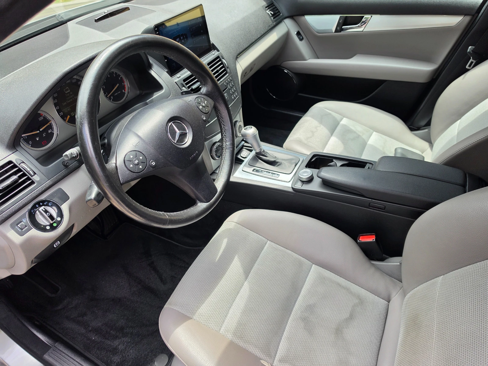 Mercedes-Benz C 200 Avantgarde, снимка 10 - Автомобили и джипове - 55009808